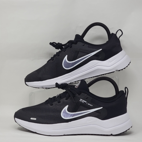 Nike Youth Size 6Y Downshifter 12 Running Shoes DM4194-003 Black White New - Picture 2 of 10